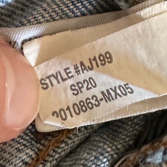 Madewell Classic Straight Jeans in Meadowland Wash - Picture 9 of 9